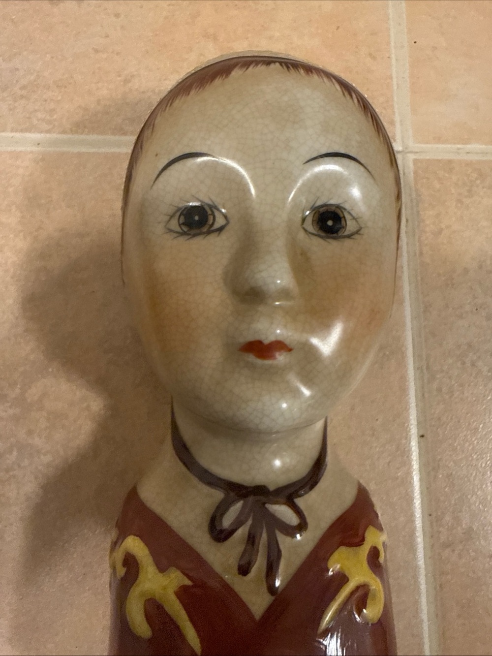 Scandivanian Mid Century Wall Pocket Ceramic Head Vase - Picture 9 of 9